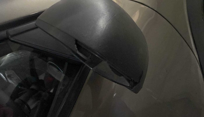 2019 Renault Kwid RXL, Petrol, Manual, 30,080 km, Right rear-view mirror - Cover has minor damage