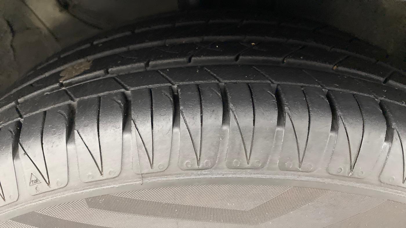 2020 KIA SONET GTX PLUS 1.5D  AT, Diesel, Automatic, 25,011 km, Right Front Tyre Tread