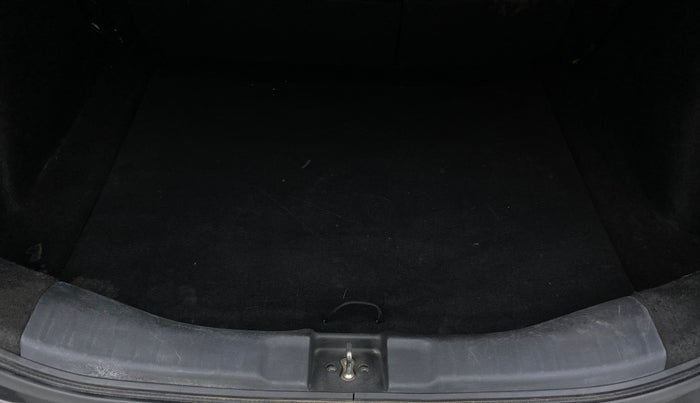 2017 Honda Jazz VX  1.2, Petrol, Manual, 80,325 km, Boot Inside