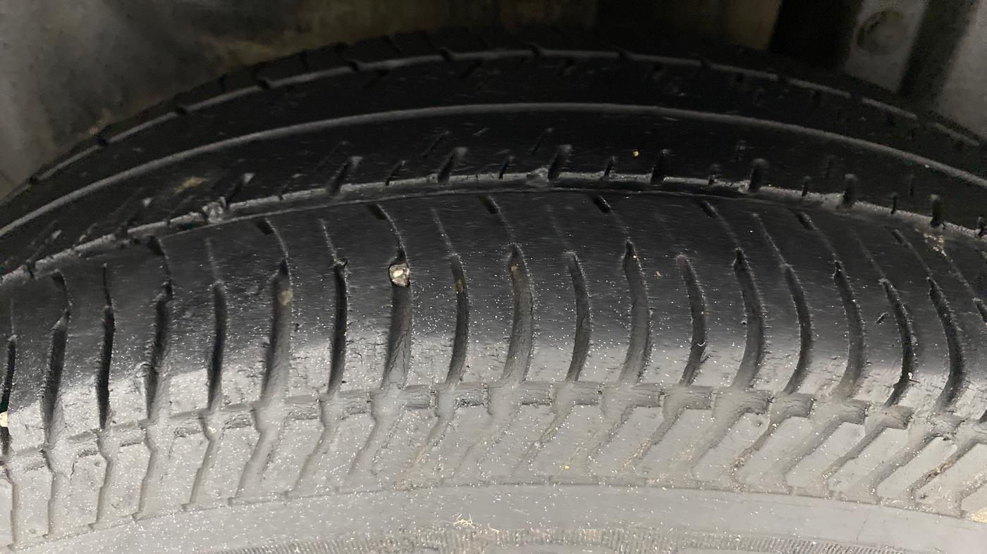 2014 Maruti Swift Dzire VXI, Petrol, Manual, 53,184 km, Left Rear Tyre Tread