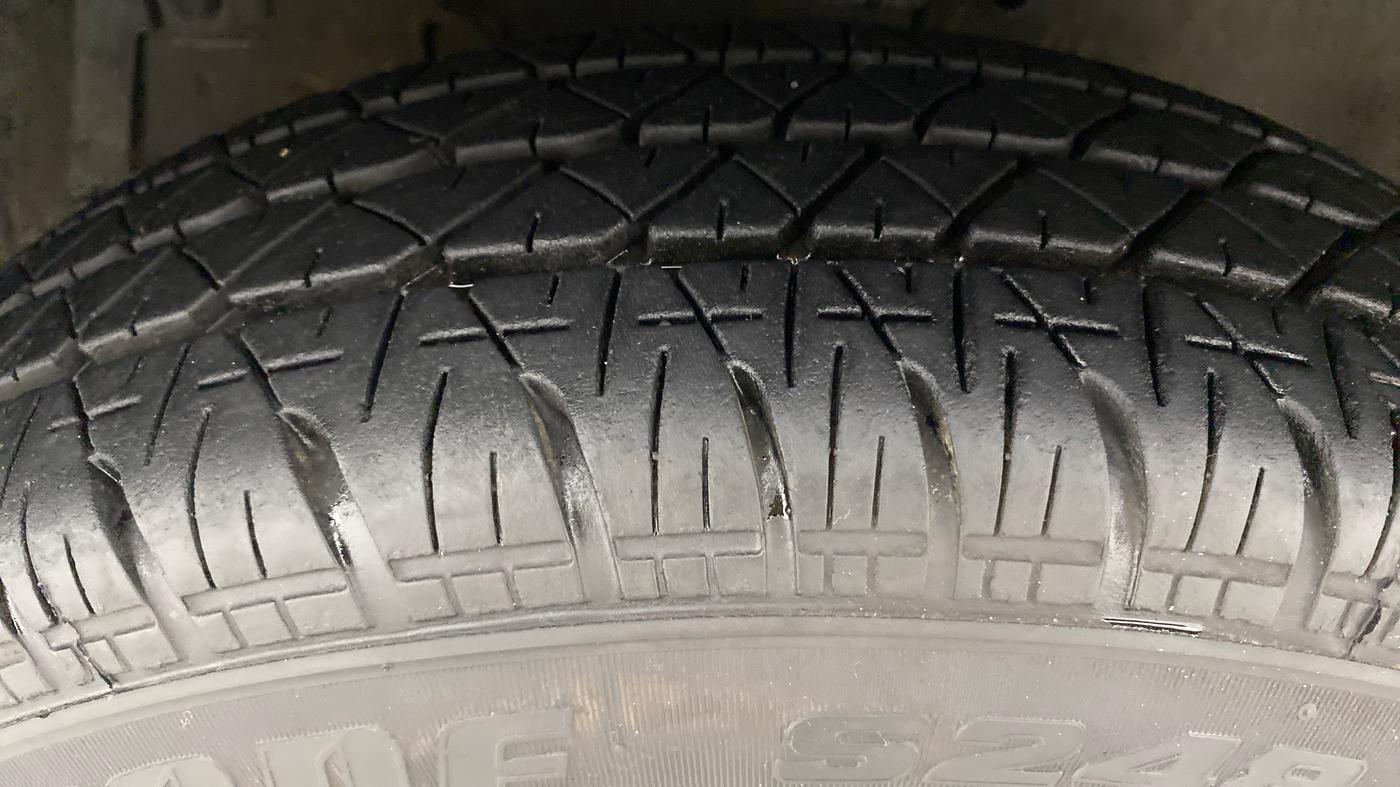2014 Maruti Swift Dzire VXI, Petrol, Manual, 53,184 km, Left Front Tyre Tread