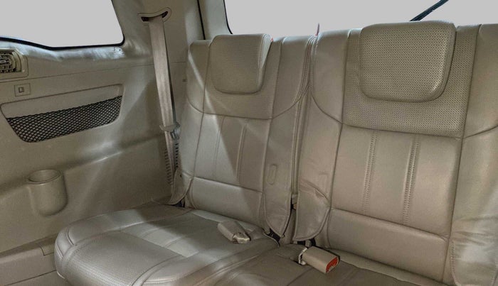 2015 Mahindra XUV500 W10 FWD, Diesel, Manual, 96,796 km, Third Seat Row ( optional )