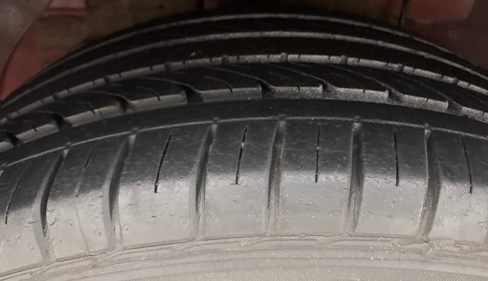2016 Hyundai Elite i20 ASTA 1.2 (O), Petrol, Manual, 28,026 km, Right Rear Tyre Tread