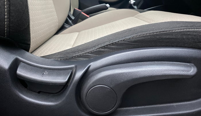 2016 Hyundai Elite i20 ASTA 1.2 (O), Petrol, Manual, 28,026 km, Driver Side Adjustment Panel