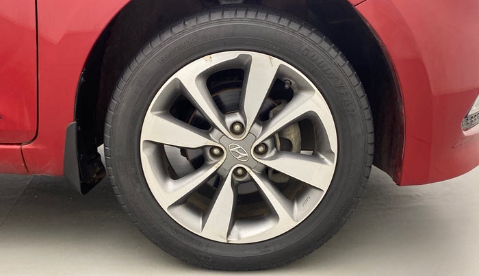 2016 Hyundai Elite i20 ASTA 1.2 (O), Petrol, Manual, 28,026 km, Right Front Wheel