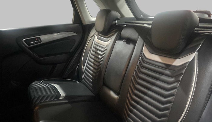 2019 Maruti Vitara Brezza ZDI, Diesel, Manual, 24,357 km, Right Side Rear Door Cabin