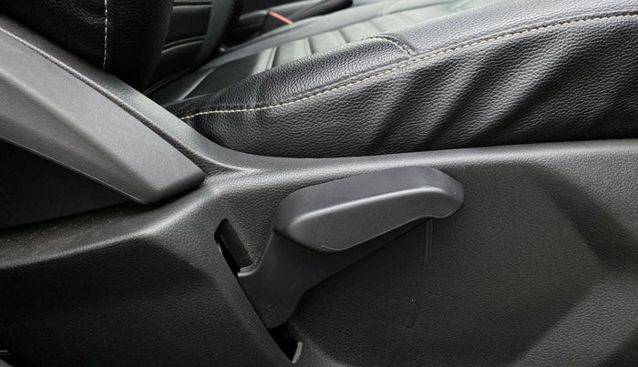2020 Ford FREESTYLE TITANIUM 1.2 TI-VCT MT, Petrol, Manual, 4,628 km, Driver Side Adjustment Panel