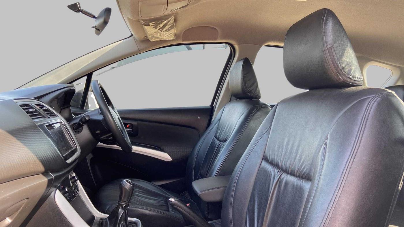 2017 Maruti S Cross ZETA 1.3, Diesel, Manual, 62,682 km, Right Side Front Door Cabin