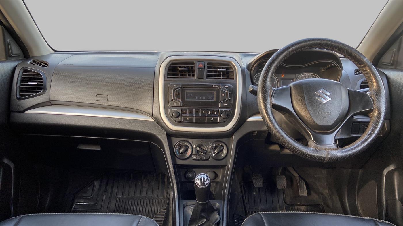 2017 Maruti Vitara Brezza VDI OPT, Diesel, Manual, 38,082 km, Dashboard