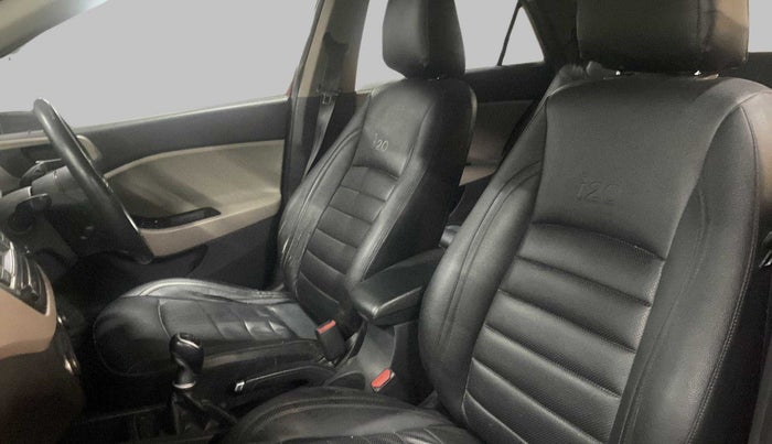 2015 Hyundai Elite i20 SPORTZ (O) 1.4, Diesel, Manual, 98,801 km, Right Side Front Door Cabin