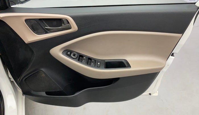 2017 Hyundai Elite i20 ASTA 1.2 (O), Petrol, Manual, 52,163 km, Driver Side Door Panels Control