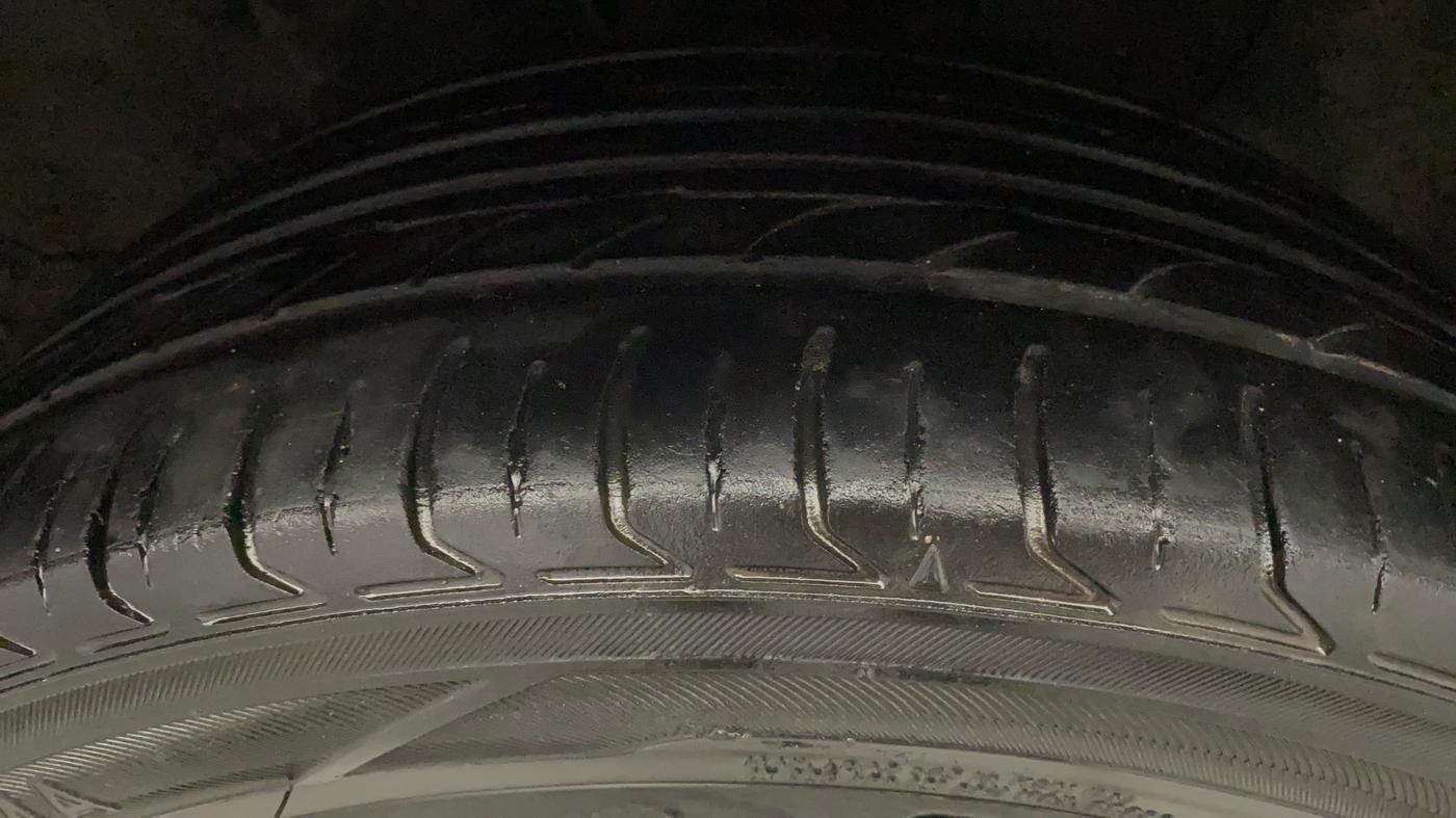 2017 Hyundai Elite i20 ASTA 1.2 (O), Petrol, Manual, 52,163 km, Right Front Tyre Tread