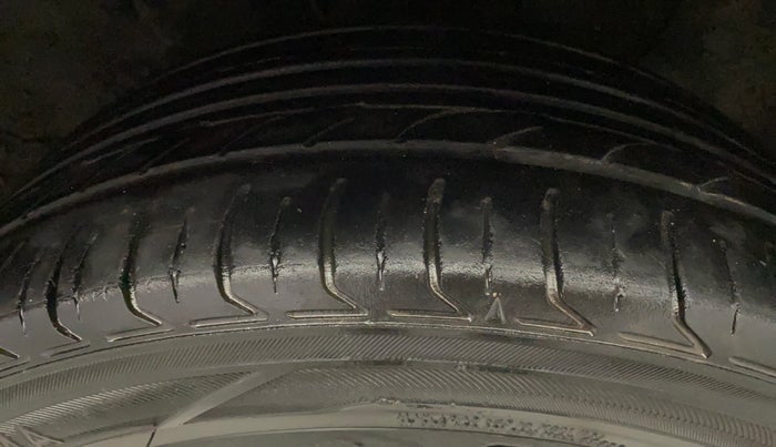 2017 Hyundai Elite i20 ASTA 1.2 (O), Petrol, Manual, 52,163 km, Right Front Tyre Tread