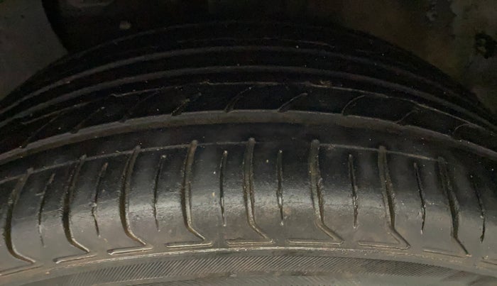 2017 Hyundai Elite i20 ASTA 1.2 (O), Petrol, Manual, 52,163 km, Left Front Tyre Tread