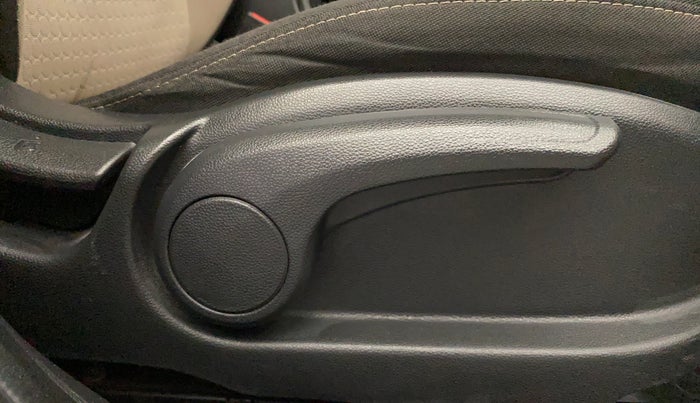 2017 Hyundai Elite i20 ASTA 1.2 (O), Petrol, Manual, 52,163 km, Driver Side Adjustment Panel