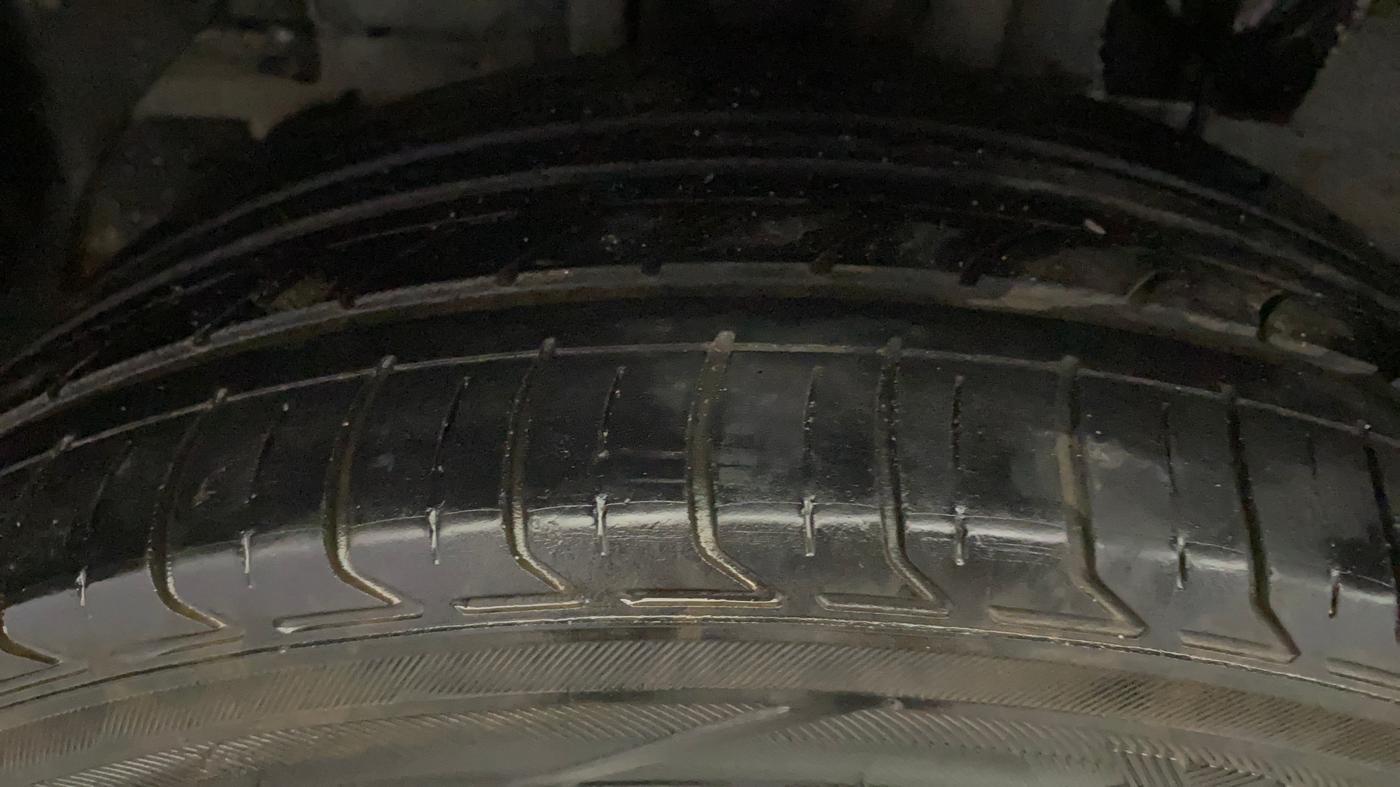 2017 Hyundai Elite i20 ASTA 1.2 (O), Petrol, Manual, 52,163 km, Right Rear Tyre Tread