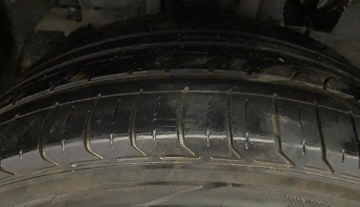 2017 Hyundai Elite i20 ASTA 1.2 (O), Petrol, Manual, 52,163 km, Right Rear Tyre Tread