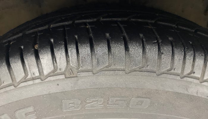 2012 Hyundai i10 MAGNA 1.2 KAPPA2, Petrol, Manual, 56,345 km, Right Front Tyre Tread