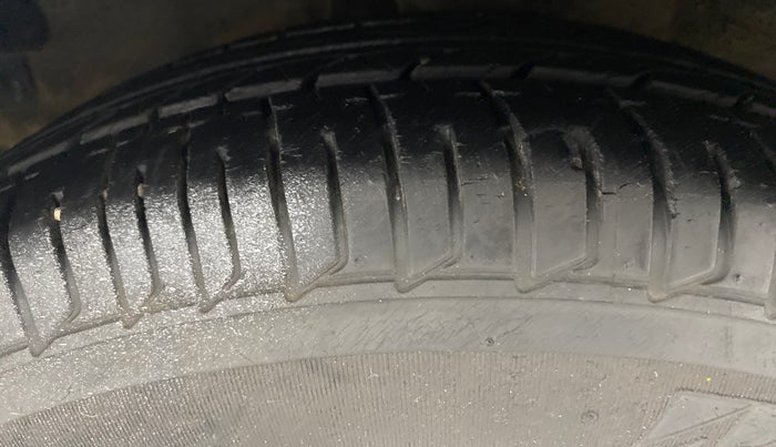 2012 Hyundai i10 MAGNA 1.2 KAPPA2, Petrol, Manual, 56,345 km, Left Front Tyre Tread