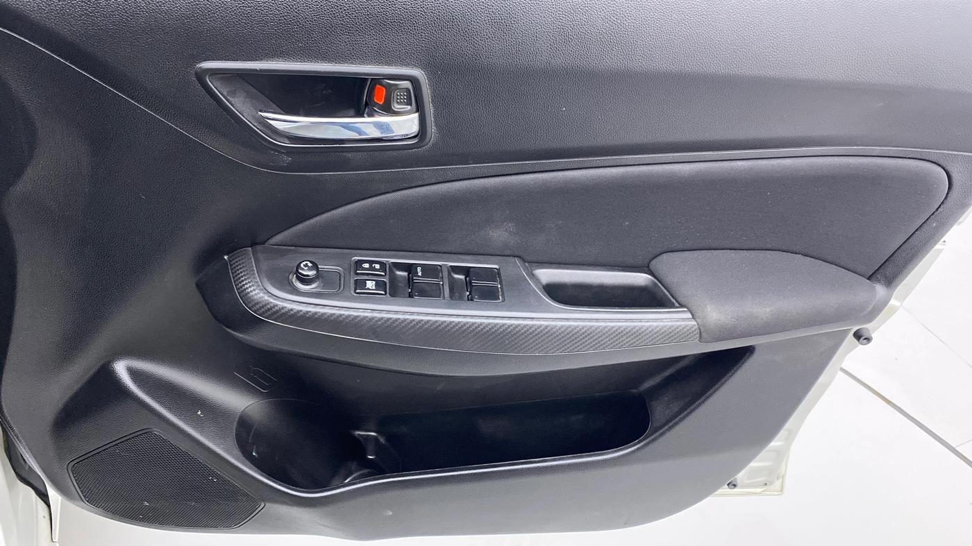 2021 Maruti Swift VXI D, Petrol, Manual, 13,705 km, Driver Side Door Panels Control
