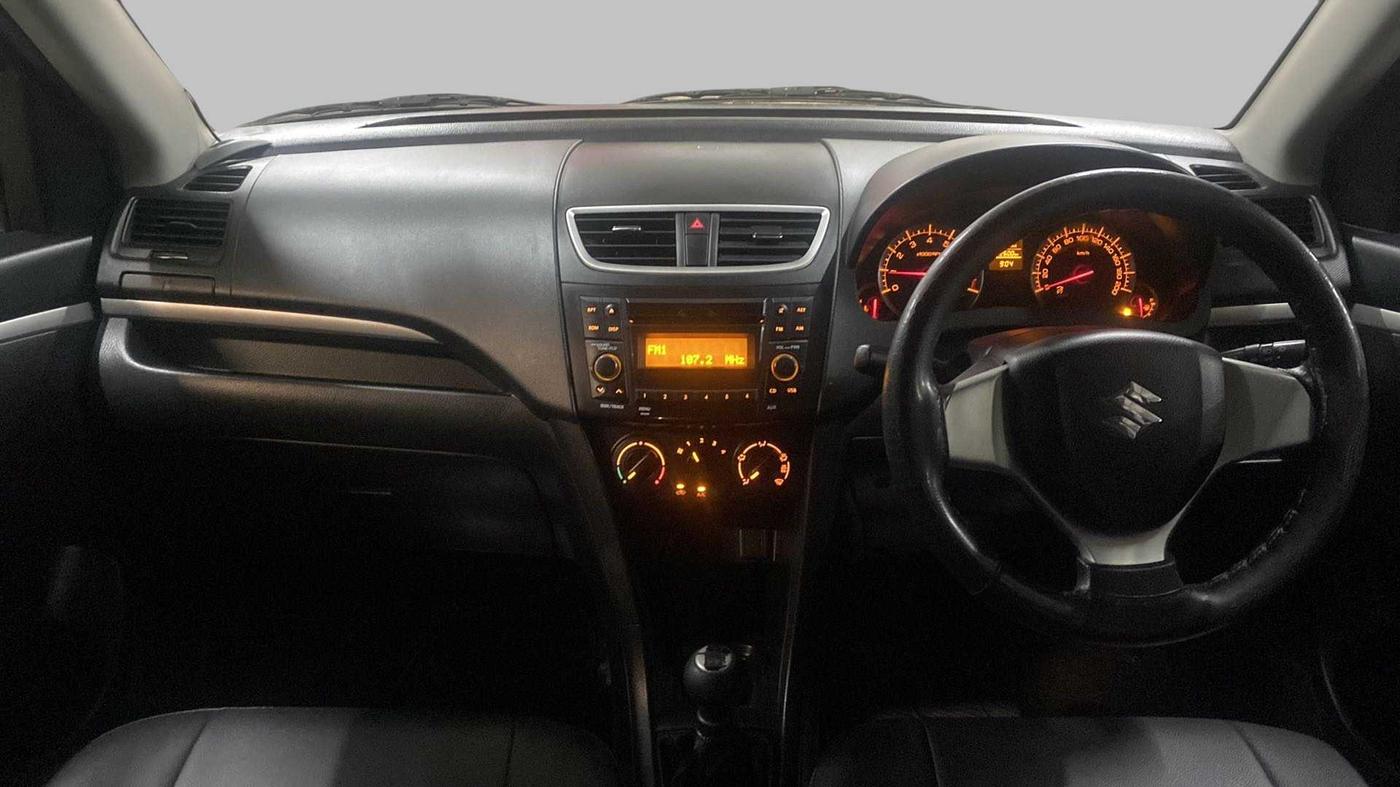 2017 Maruti Swift VXI D, Petrol, Manual, 32,601 km, Dashboard