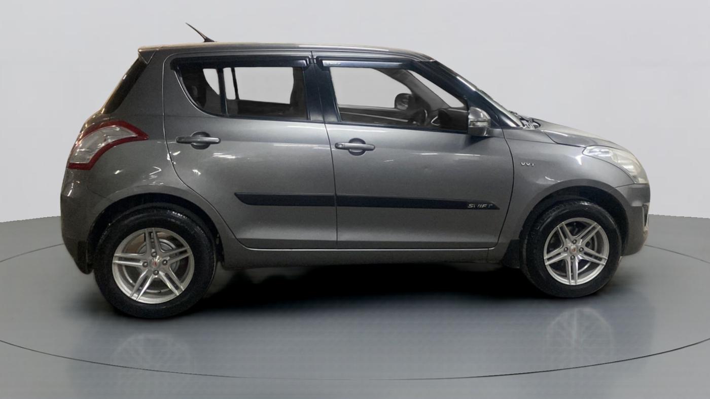 2017 Maruti Swift VXI D, Petrol, Manual, 32,601 km, Right Side View