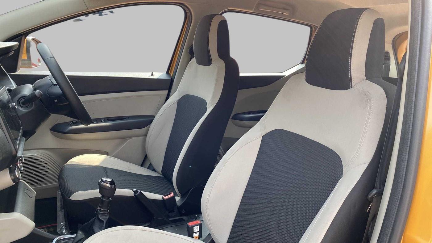 2019 Renault TRIBER 1.0 RXT, Petrol, Manual, 10,231 km, Right Side Front Door Cabin