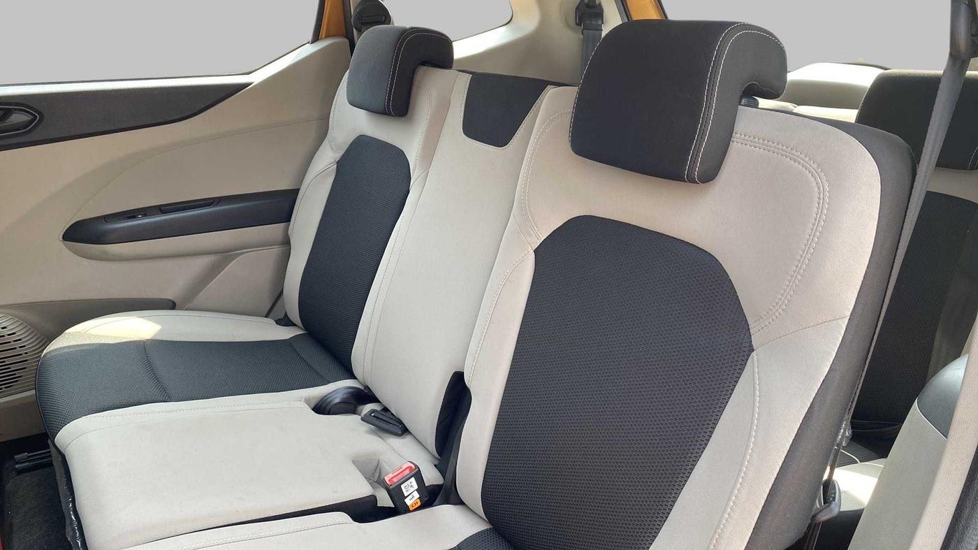 2019 Renault TRIBER 1.0 RXT, Petrol, Manual, 10,231 km, Right Side Rear Door Cabin