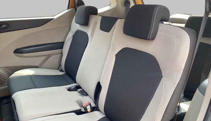 2019 Renault TRIBER 1.0 RXT, Petrol, Manual, 10,231 km, Right Side Rear Door Cabin