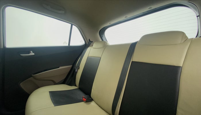 2017 Hyundai Grand i10 SPORTZ (O) 1.2 AT VTVT, Petrol, Automatic, 9,962 km, Right Side Rear Door Cabin