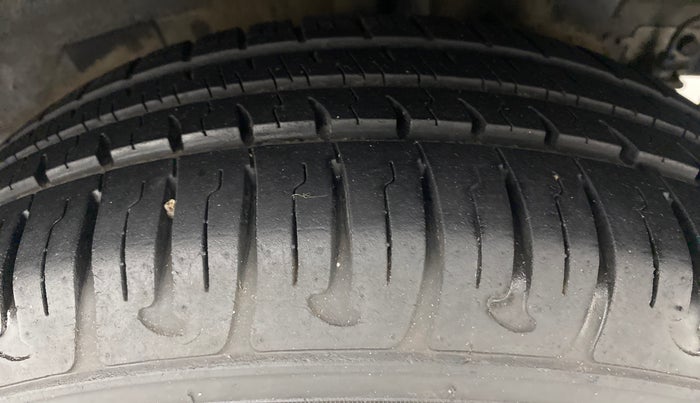 2017 Hyundai Grand i10 SPORTZ (O) 1.2 AT VTVT, Petrol, Automatic, 9,962 km, Left Rear Tyre Tread