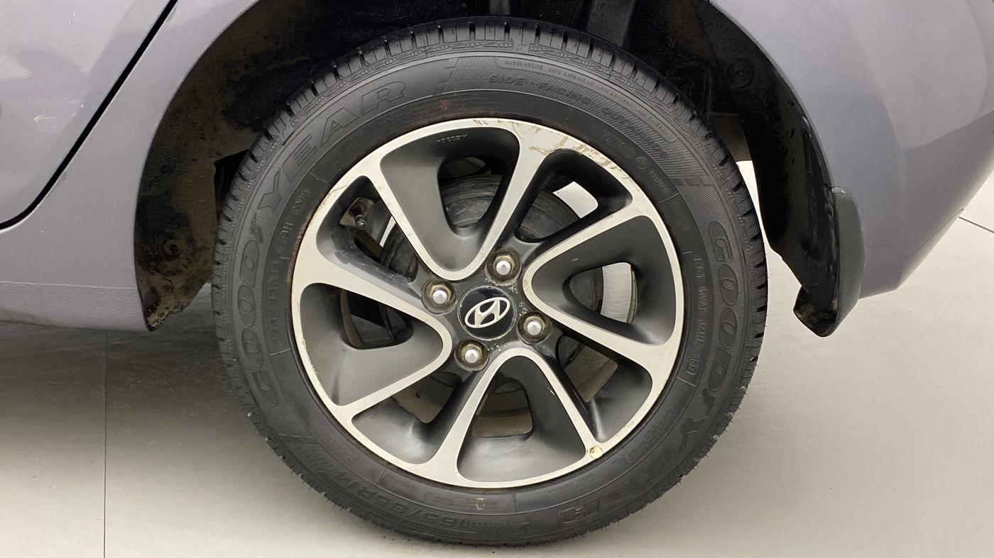 2017 Hyundai Grand i10 SPORTZ (O) 1.2 AT VTVT, Petrol, Automatic, 37,559 km, Left Rear Wheel