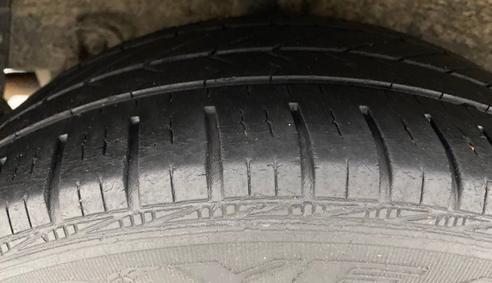 2017 Hyundai Grand i10 SPORTZ (O) 1.2 AT VTVT, Petrol, Automatic, 37,559 km, Right Rear Tyre Tread