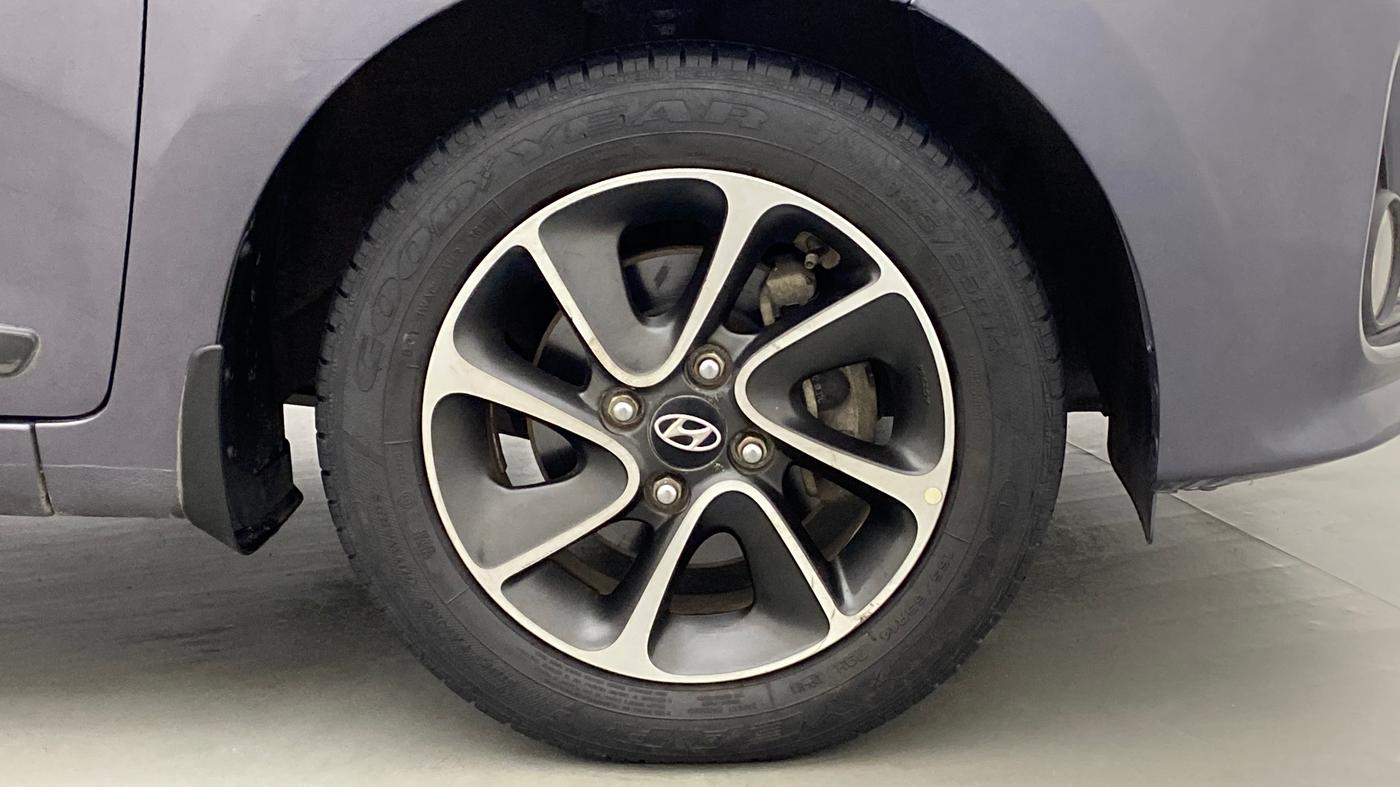 2017 Hyundai Grand i10 SPORTZ (O) 1.2 AT VTVT, Petrol, Automatic, 37,559 km, Right Front Wheel