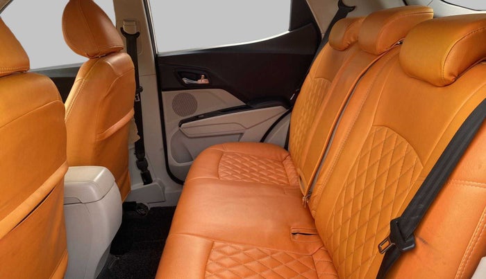 2021 Mahindra XUV300 W8(O), Diesel, Manual, 63,107 km, Right Side Rear Door Cabin