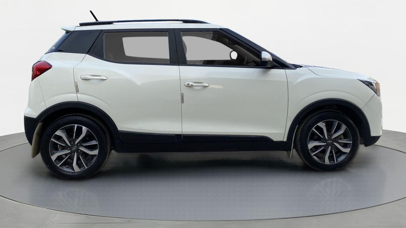 2021 Mahindra XUV300 W8(O), Diesel, Manual, 63,107 km, Right Side View