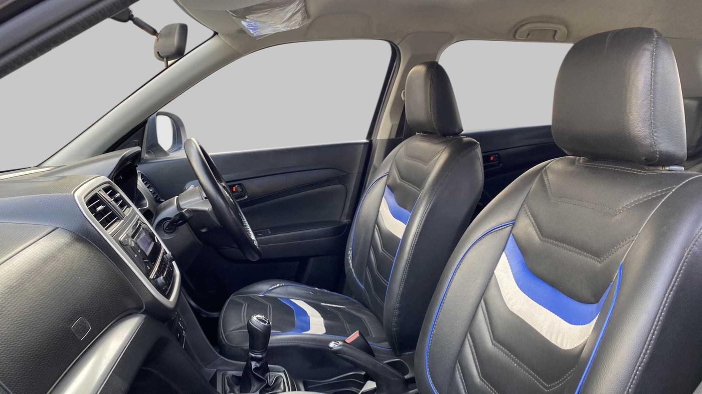 2020 Maruti Vitara Brezza VXI, Petrol, Manual, 62,430 km, Right Side Front Door Cabin