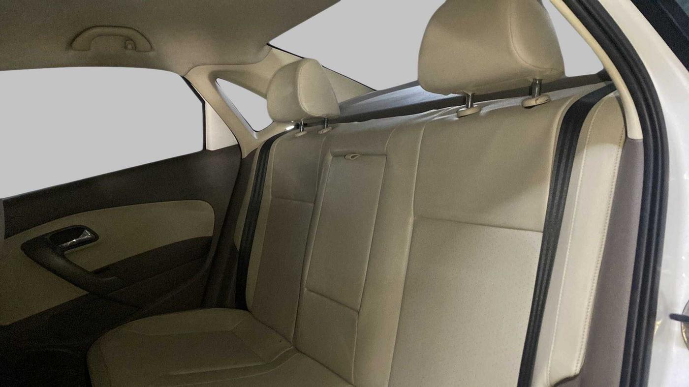 2016 Skoda Rapid 1.5 TDI AT STYLE PLUS, Diesel, Automatic, 58,536 km, Right Side Rear Door Cabin