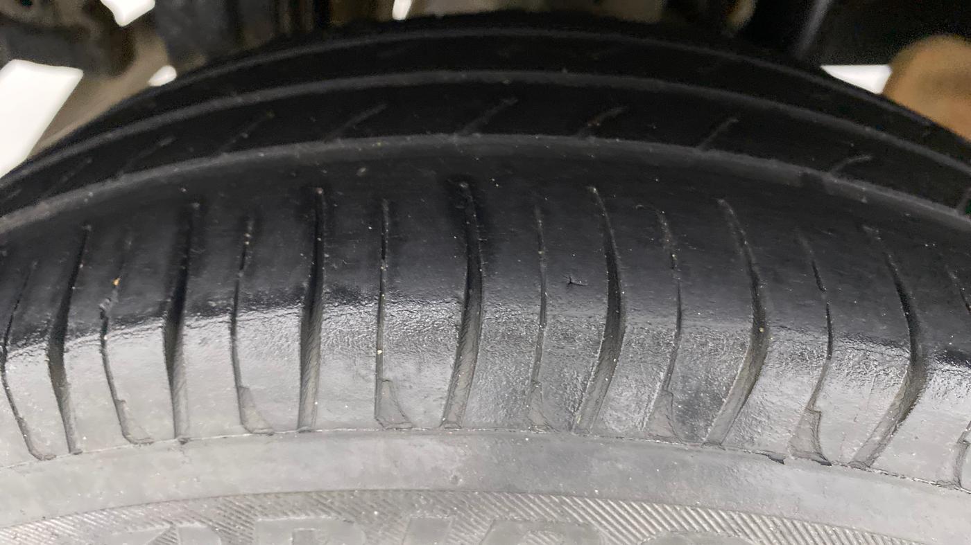 2016 Maruti Alto K10 VXI P, Petrol, Manual, 89,220 km, Right Rear Tyre Tread