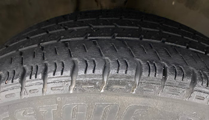2016 Maruti Alto K10 VXI P, Petrol, Manual, 89,220 km, Right Front Tyre Tread