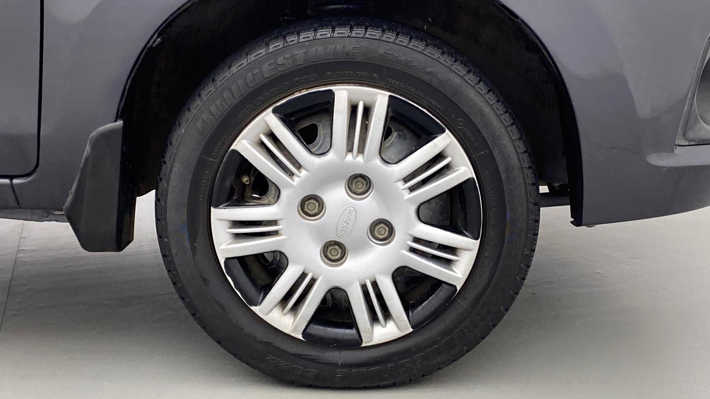 2016 Maruti Alto K10 VXI P, Petrol, Manual, 89,220 km, Right Front Wheel