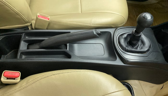 2016 Honda City E MT DIESEL, Diesel, Manual, 82,307 km, Gear Lever