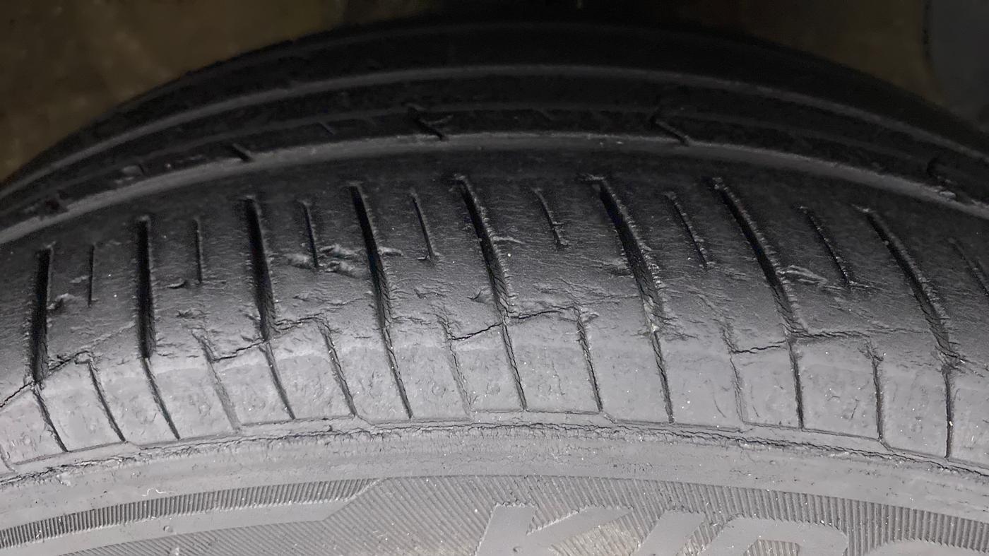 2018 Hyundai Grand i10 SPORTZ 1.2 KAPPA VTVT, Petrol, Manual, 31,535 km, Right Front Tyre Tread
