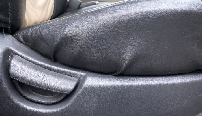 2018 Hyundai Grand i10 SPORTZ 1.2 KAPPA VTVT, Petrol, Manual, 31,535 km, Driver Side Adjustment Panel