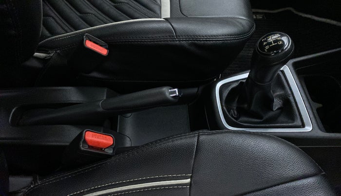 2019 Maruti Swift VXI, Petrol, Manual, 41,174 km, Gear Lever