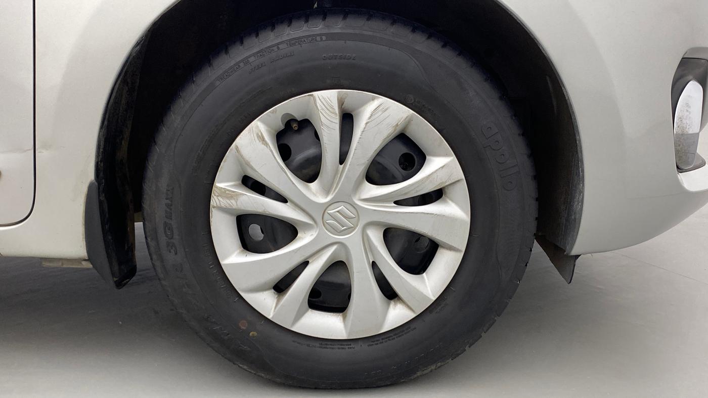 2019 Maruti Swift VXI, Petrol, Manual, 41,174 km, Right Front Wheel
