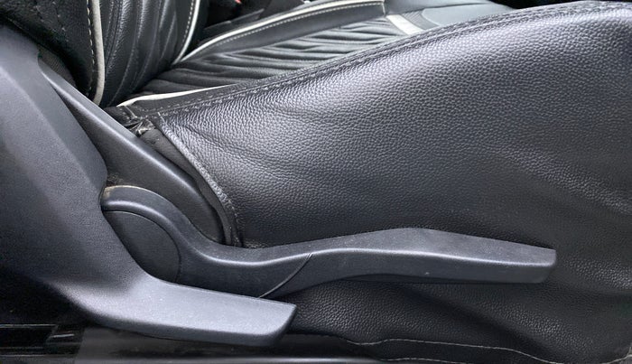 2019 Maruti Swift VXI, Petrol, Manual, 41,174 km, Driver Side Adjustment Panel