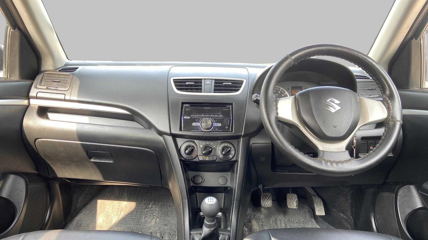 2014 Maruti Swift VXI D, Petrol, Manual, 47,825 km, Dashboard