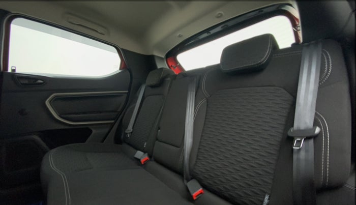 2021 Renault Kiger RXZ AMT 1.0 DUAL TONE, Petrol, Automatic, 17,360 km, Right Side Rear Door Cabin