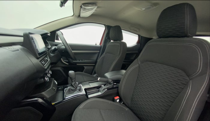 2021 Renault Kiger RXZ AMT 1.0 DUAL TONE, Petrol, Automatic, 17,360 km, Right Side Front Door Cabin